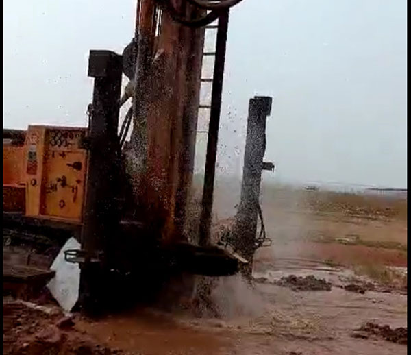 湖北襄陽(yáng)中鐵三局施工現(xiàn)場(chǎng)